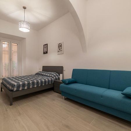 Terme Di Traiano Apartment - 10 Min Dal Colosseo Rome Bagian luar foto
