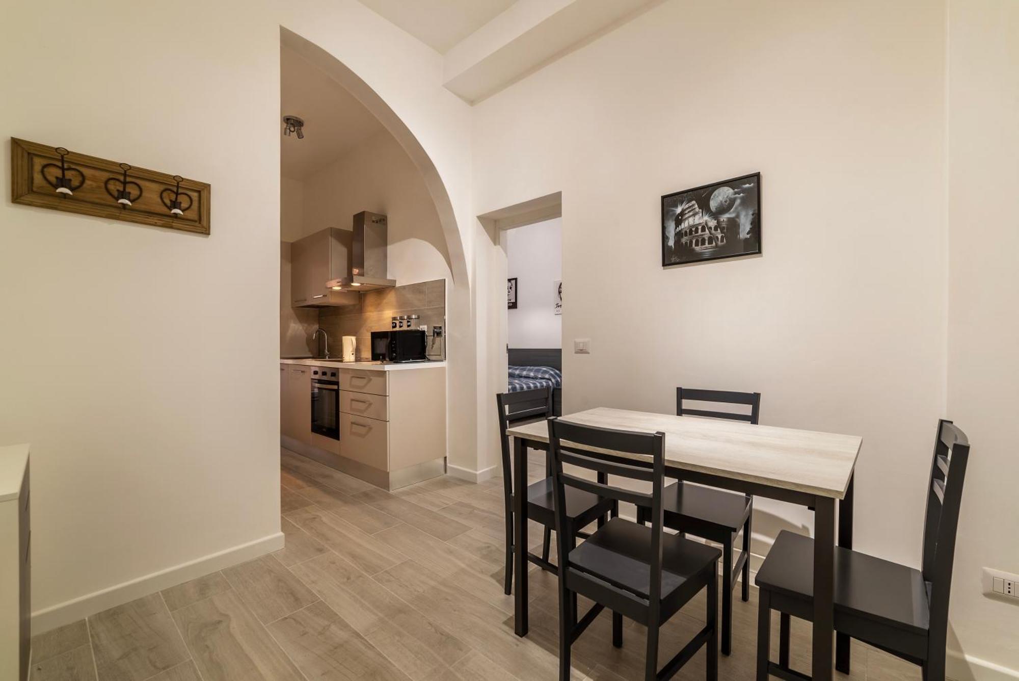 Terme Di Traiano Apartment - 10 Min Dal Colosseo Rome Bagian luar foto